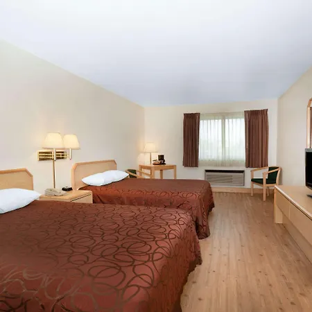 Inn At Lander, Travelodge By Wyndham Exterior photo