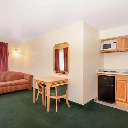 Inn At Lander, Travelodge By Wyndham Exterior photo
