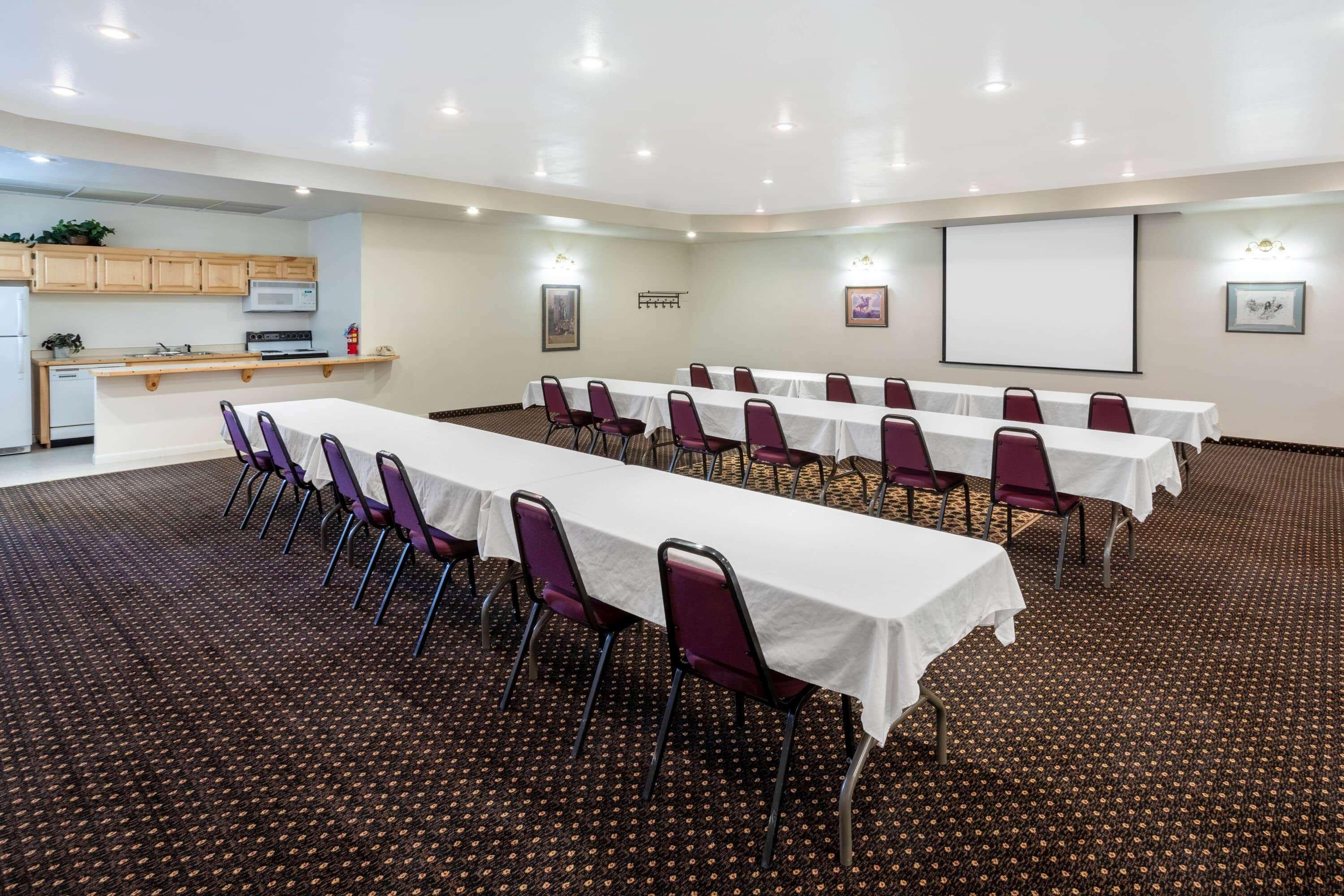 At Lander, Travelodge By Wyndham Lander