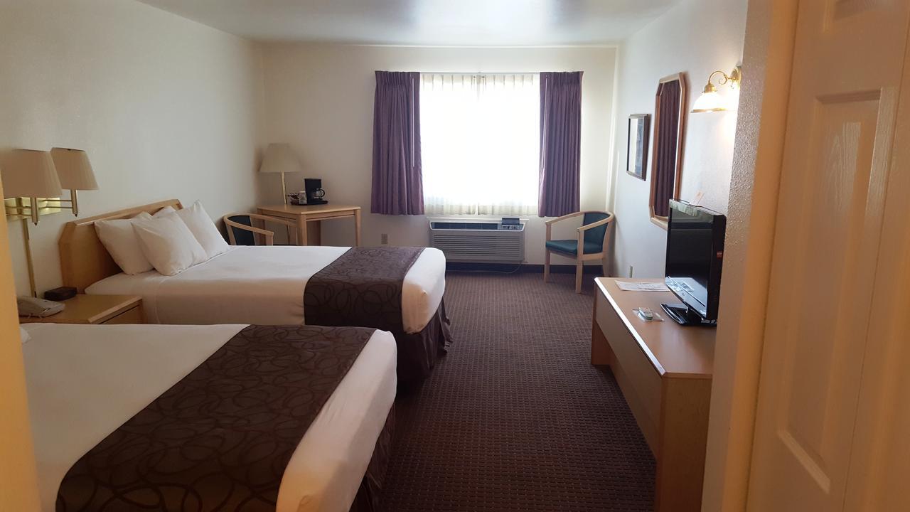 At Lander, Travelodge By Wyndham Hotel Lander