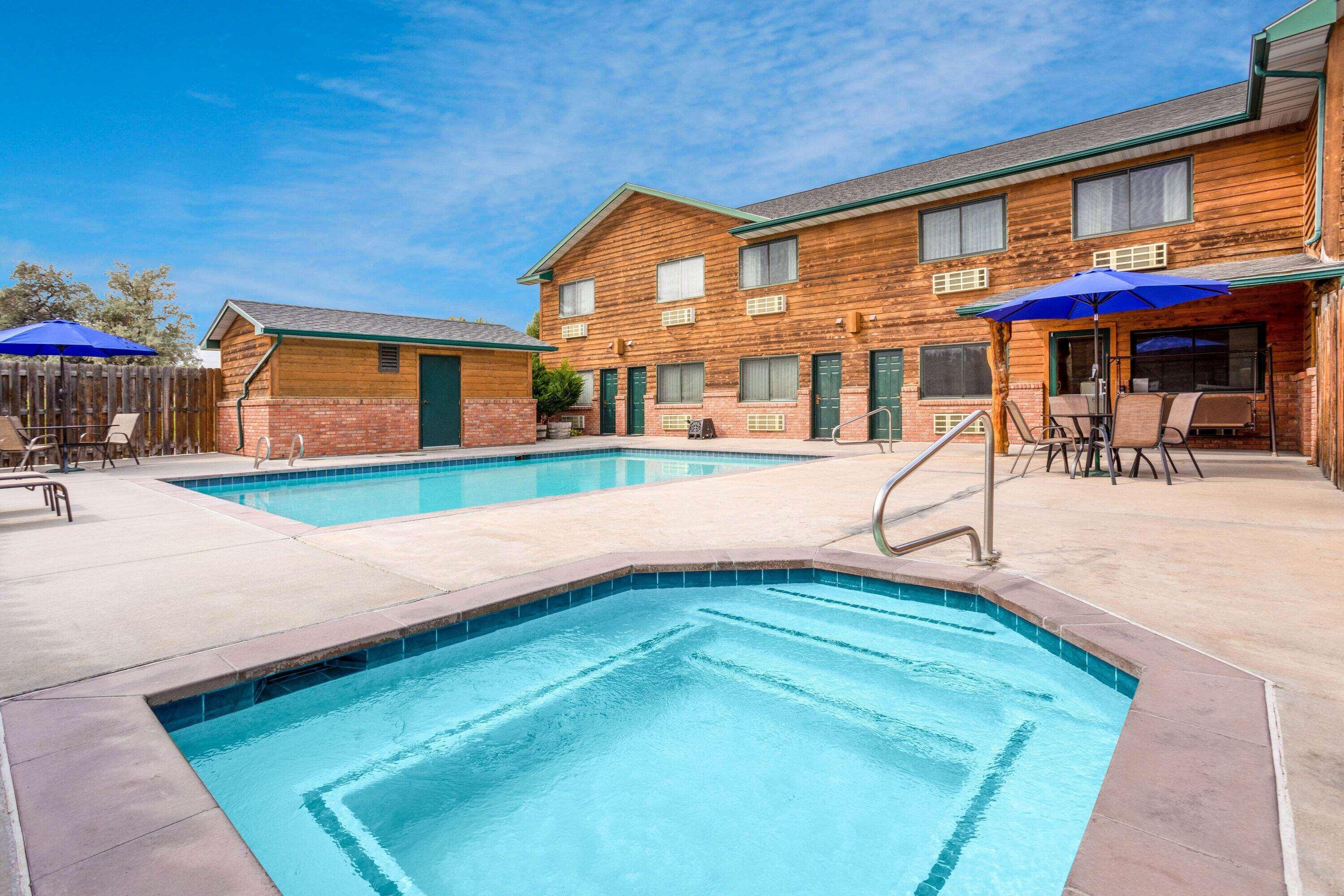 At Lander, Travelodge By Wyndham 2* Lander