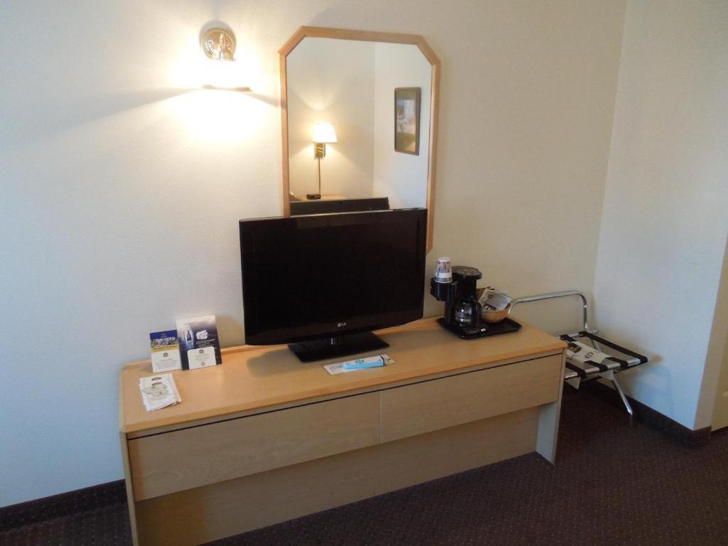 At Lander, Travelodge By Wyndham 2* Lander