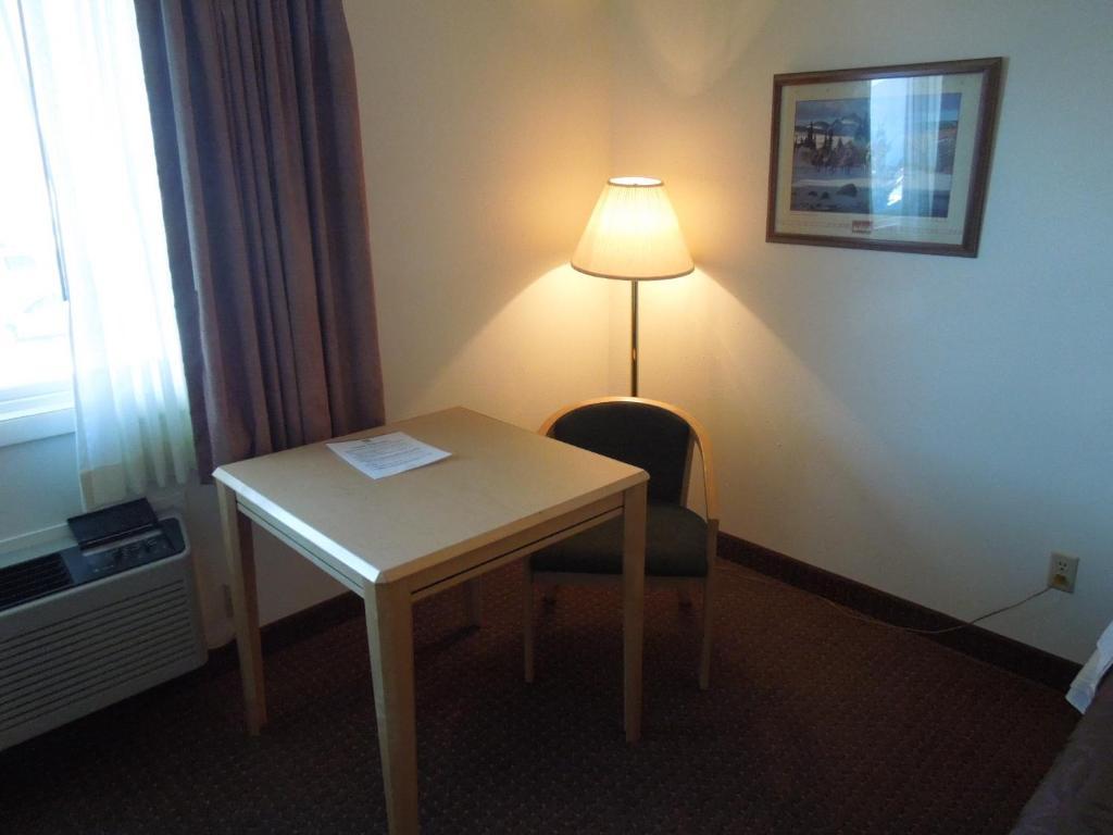 At Lander, Travelodge By Wyndham Hotel Lander